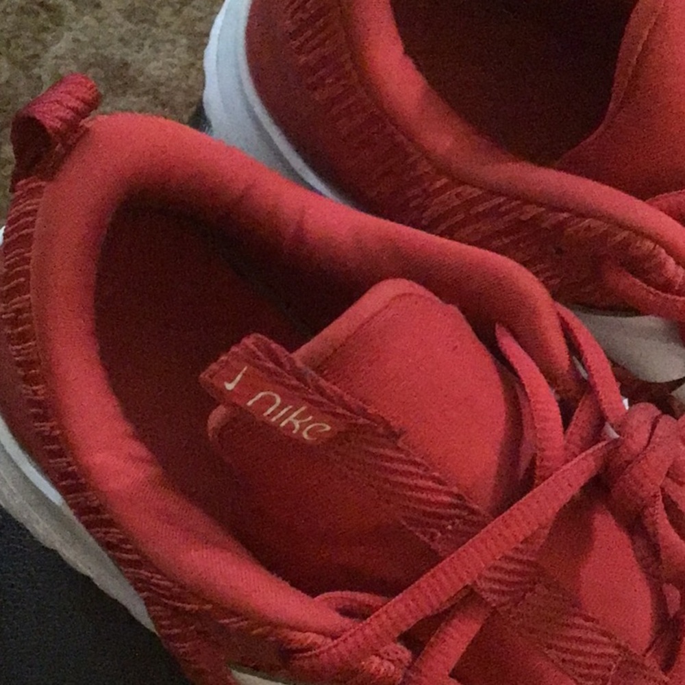 NIKE RUNNING SHOES - Picture 7 of 8